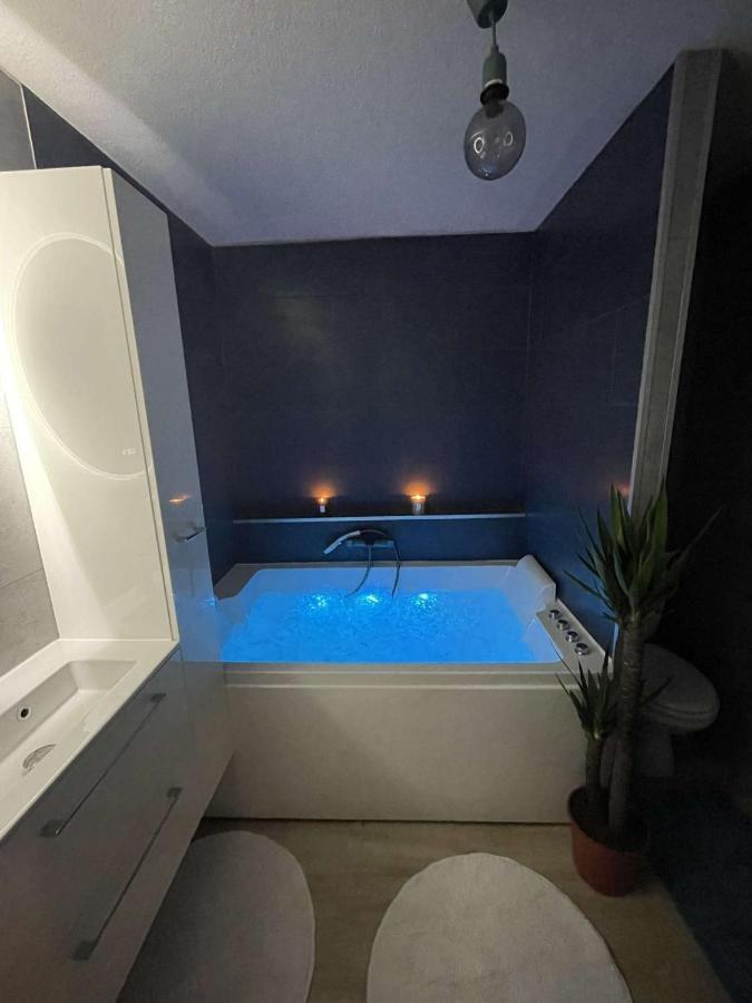 Sublime Appartement Avec Balneo Toulouse Exterior photo